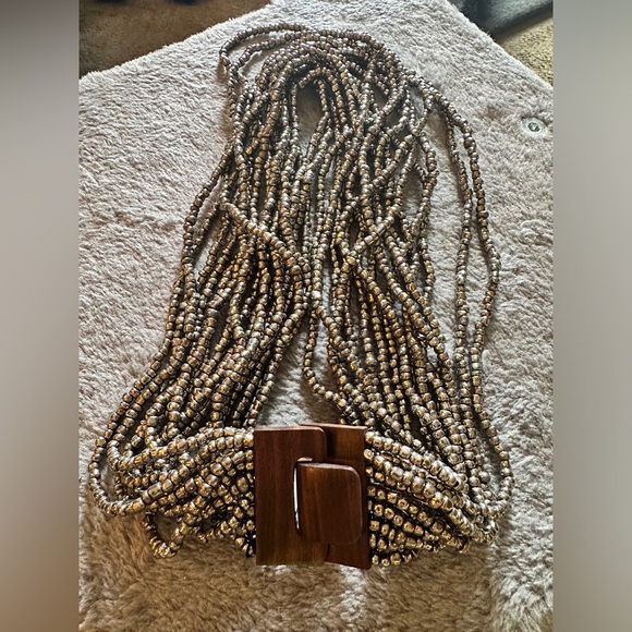 Pink House Style Stretch Necklace Glass Beads Wood Buckle NWT - Picture 1 of 1